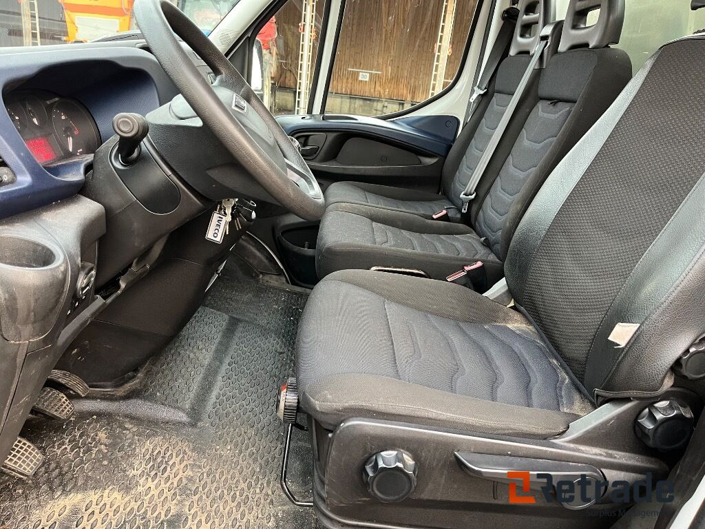 IVECO 35-180 3,0D med Alu-knæklad og læsserampe. - Automóvel: foto 5 IVECO 35-180 3,0D med Alu-knæklad og læsserampe. - Automóvel: foto 5