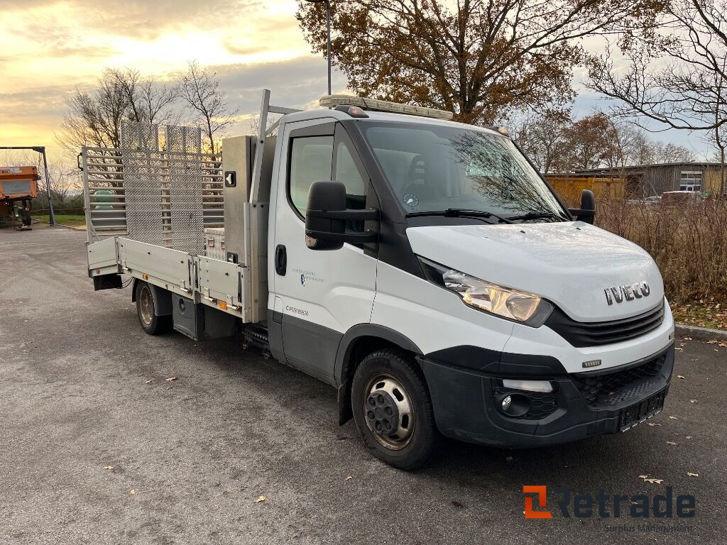 IVECO 35-180 3,0D med Alu-knæklad og læsserampe. - Automóvel: foto 2 IVECO 35-180 3,0D med Alu-knæklad og læsserampe. - Automóvel: foto 2