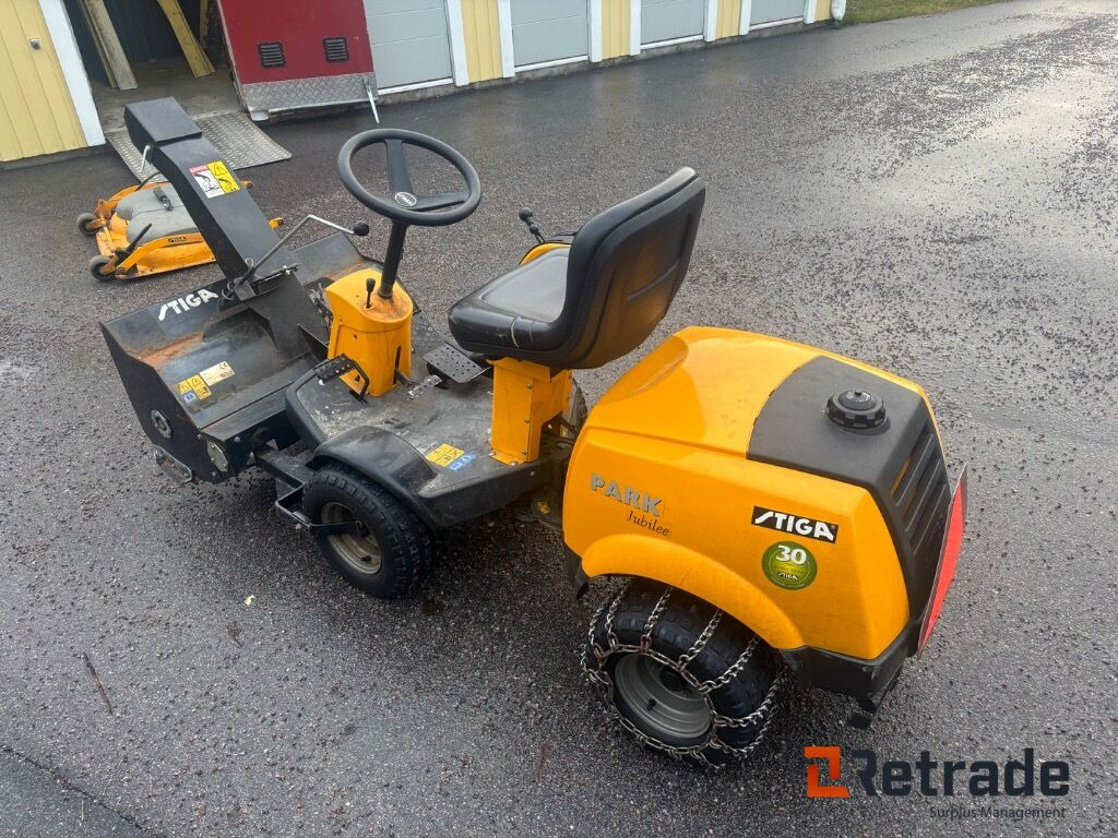 Gräsklippare Stiga Park Jubilee med snöslunga - Máquina agrícola: foto 4 Gräsklippare Stiga Park Jubilee med snöslunga - Máquina agrícola: foto 4