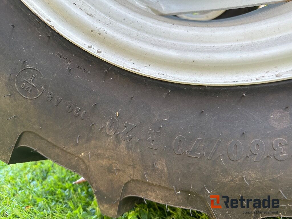 New Holland T4040 super steer traktor - Máquina agrícola: foto 3 New Holland T4040 super steer traktor - Máquina agrícola: foto 3