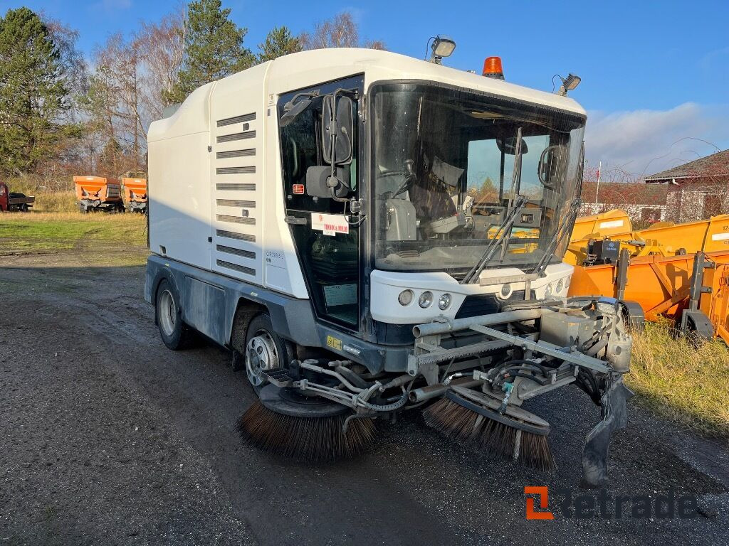 RAVO E6 feje-suge lastbil 3 koste. - Varredora urbana: foto 2 RAVO E6 feje-suge lastbil 3 koste. - Varredora urbana: foto 2