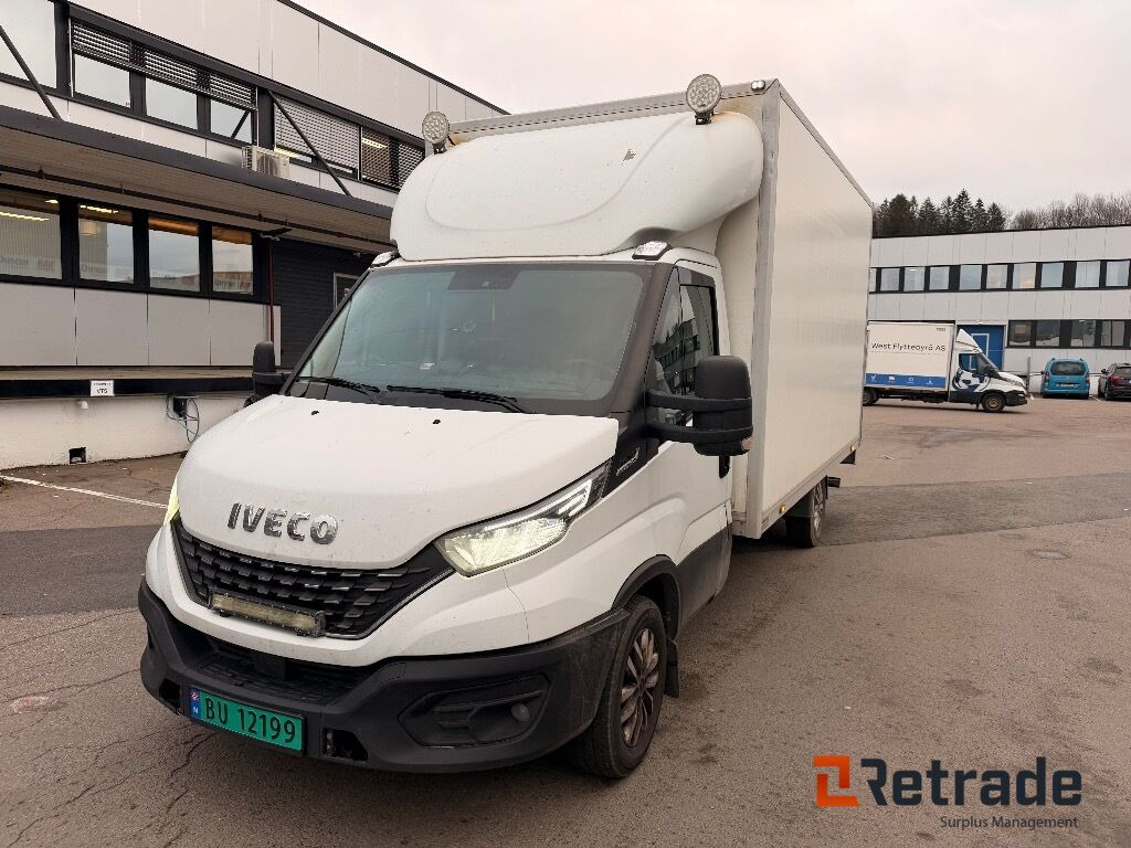 Skapbil IVECO 35S16 (parkert i Oslo) - Carrinha de contentor: foto 1 Skapbil IVECO 35S16 (parkert i Oslo) - Carrinha de contentor: foto 1
