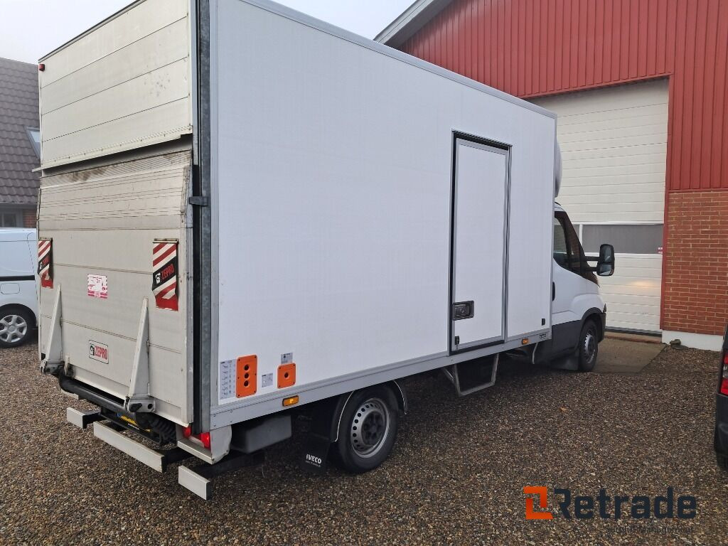 Varevogn Iveco 35s18 3,0d Wb4100 Aut. - Automóvel: foto 4 Varevogn Iveco 35s18 3,0d Wb4100 Aut. - Automóvel: foto 4