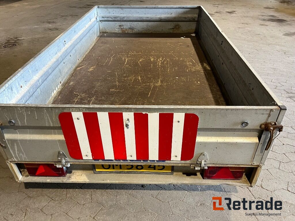 Variant Trailer til bil. - Reboque plataforma/ Caixa aberta: foto 4 Variant Trailer til bil. - Reboque plataforma/ Caixa aberta: foto 4