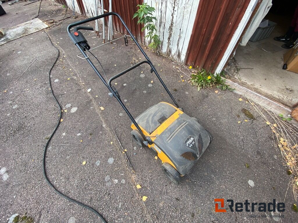 Vertikalskärare Stiga VE34 - Cortador de grama: foto 2 Vertikalskärare Stiga VE34 - Cortador de grama: foto 2