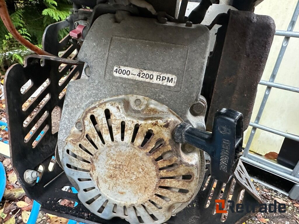 Wacker neuson BS50-4 jordlopper - Compactadora de percussão: foto 5 Wacker neuson BS50-4 jordlopper - Compactadora de percussão: foto 5