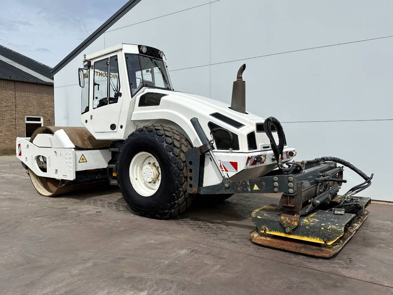 Bomag BW213DH-4 - Extra Vibrating Plate / EVIB/BVC - Rolo: foto 4 Bomag BW213DH-4 - Extra Vibrating Plate / EVIB/BVC - Rolo: foto 4
