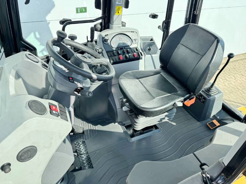 Cat 424 4WD - Hammer Lines / Airco - Retroescavadeira: foto 5 Cat 424 4WD - Hammer Lines / Airco - Retroescavadeira: foto 5