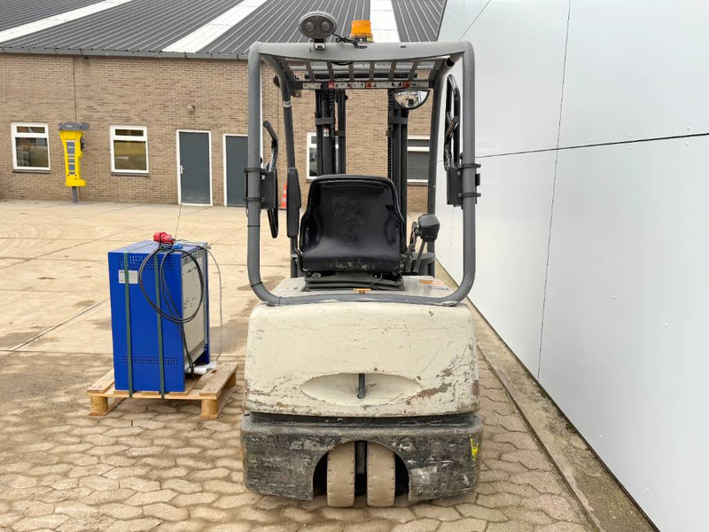 Crown SC4240-1.6 - Duplex / Side Shift / Dutch Machine - Empilhadeira elétrica: foto 4 Crown SC4240-1.6 - Duplex / Side Shift / Dutch Machine - Empilhadeira elétrica: foto 4