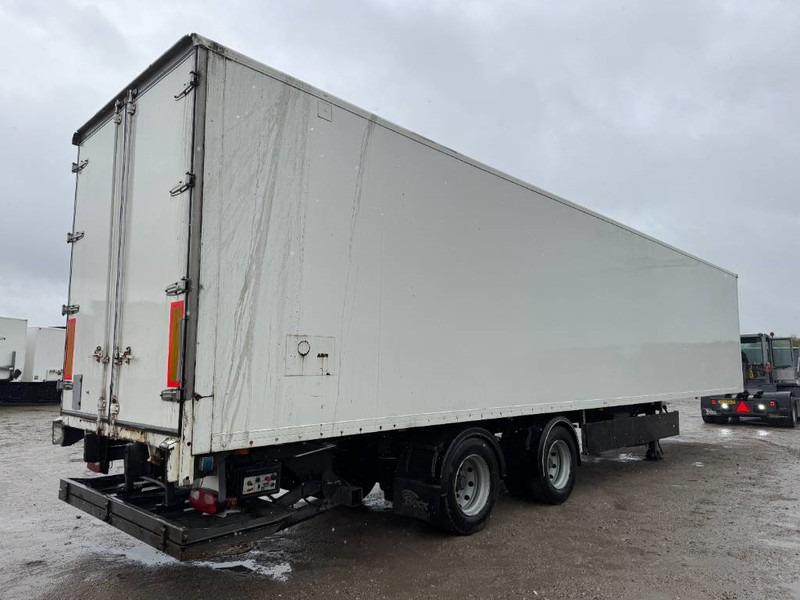 Fruehauf ONCRK 32-220 A - Taillift / Forced Steering - Semi-reboque furgão: foto 4 Fruehauf ONCRK 32-220 A - Taillift / Forced Steering - Semi-reboque furgão: foto 4