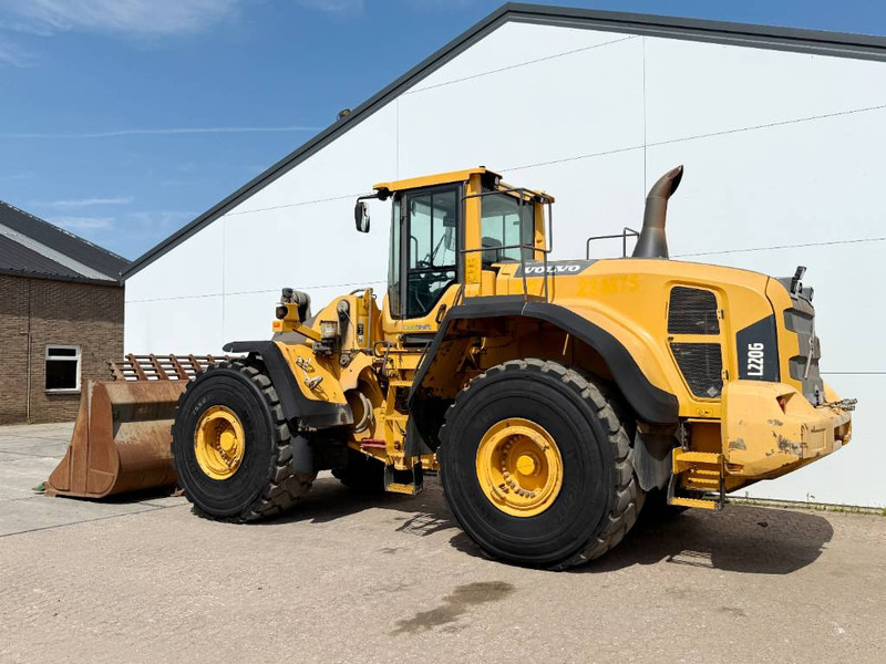 Volvo L220G - German Machine / 3rd Function / Auto Lube - Pá carregadora de rodas: foto 3 Volvo L220G - German Machine / 3rd Function / Auto Lube - Pá carregadora de rodas: foto 3