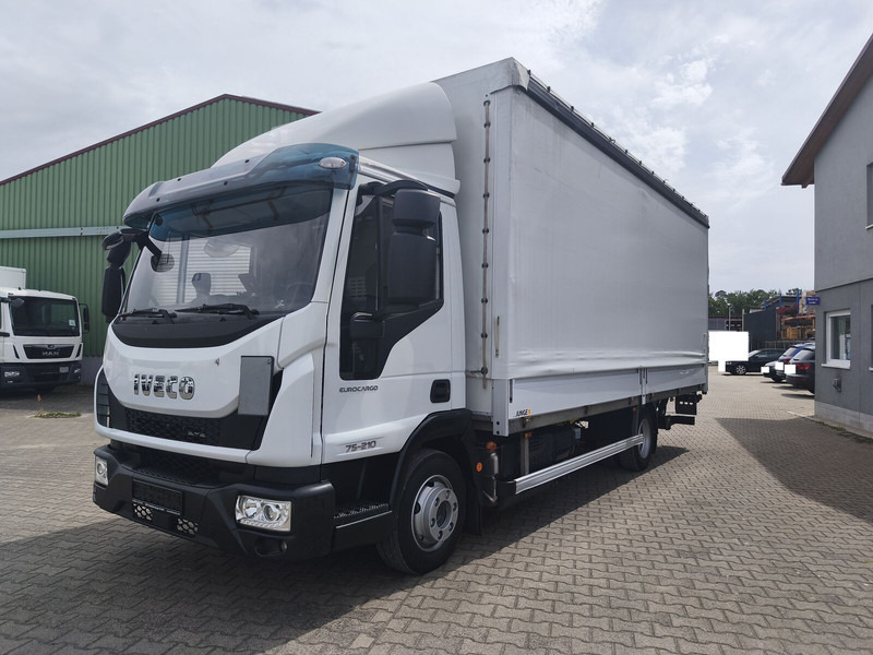 Iveco Eurocargo 75-210 Plane 3-Sitzer 4x2 Euro 6 LBW (20) - Camião de lona: foto 1 Iveco Eurocargo 75-210 Plane 3-Sitzer 4x2 Euro 6 LBW (20) - Camião de lona: foto 1