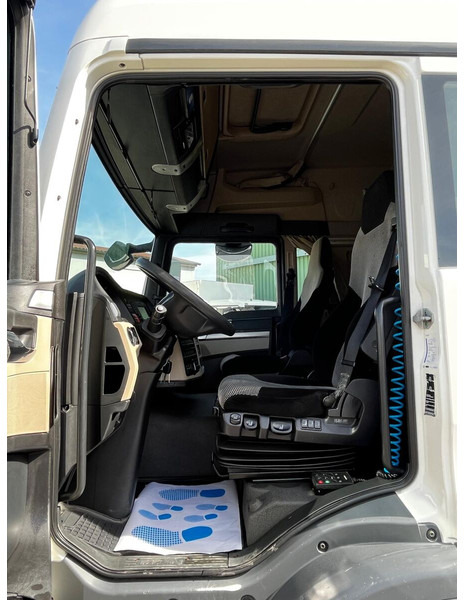 Camião de lona MAN TGL 8.220: foto 9 Camião de lona MAN TGL 8.220: foto 9