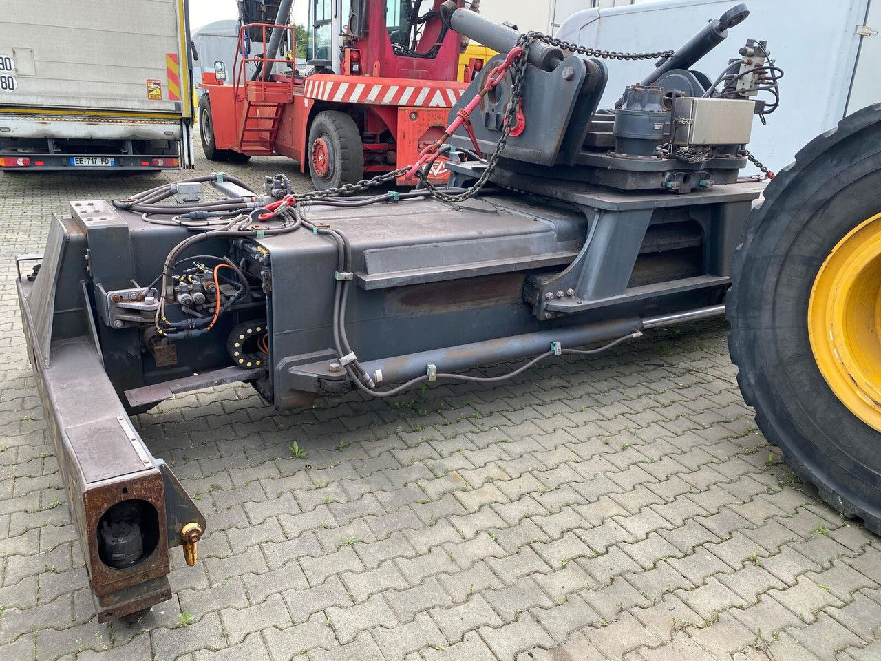 Diversen 817-8787 / 45000KG / 1 Owner / Fully Functional Elme 817-8787 / 45000KG - Reachstacker porta contentores: foto 5 Diversen 817-8787 / 45000KG / 1 Owner / Fully Functional Elme 817-8787 / 45000KG - Reachstacker porta contentores: foto 5