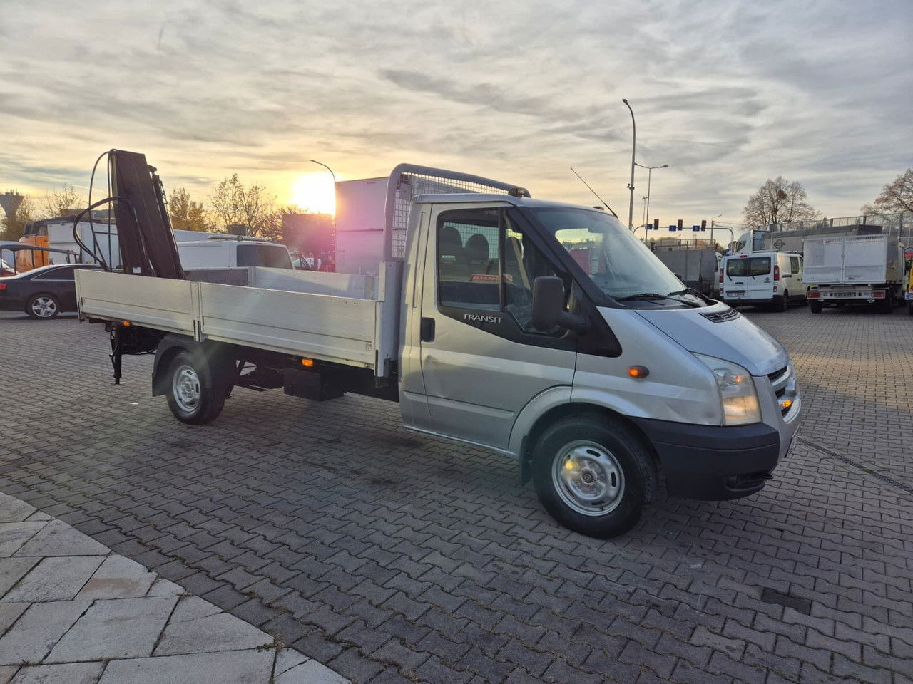 Ford Transit 350 2.4 TDCi / Very Strong Hiab / 1 Owner / Serviced - Carrinha de caixa aberta: foto 5 Ford Transit 350 2.4 TDCi / Very Strong Hiab / 1 Owner / Serviced - Carrinha de caixa aberta: foto 5
