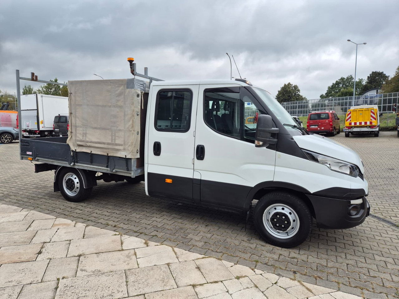 Iveco Daily 35 35S15 / Doka / 1 Owner / LOW KM / 7 Seats - Carrinha de caixa aberta: foto 5 Iveco Daily 35 35S15 / Doka / 1 Owner / LOW KM / 7 Seats - Carrinha de caixa aberta: foto 5