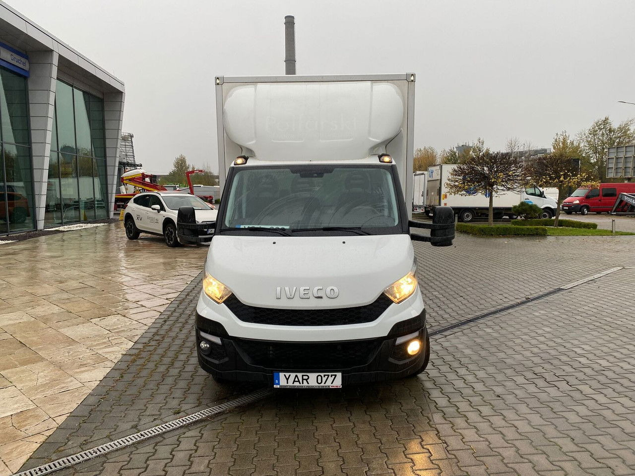 Iveco Daily 35C18 35C180 / NEW Service / Trailer / Euro 6 - Camião furgão: foto 2 Iveco Daily 35C18 35C180 / NEW Service / Trailer / Euro 6 - Camião furgão: foto 2