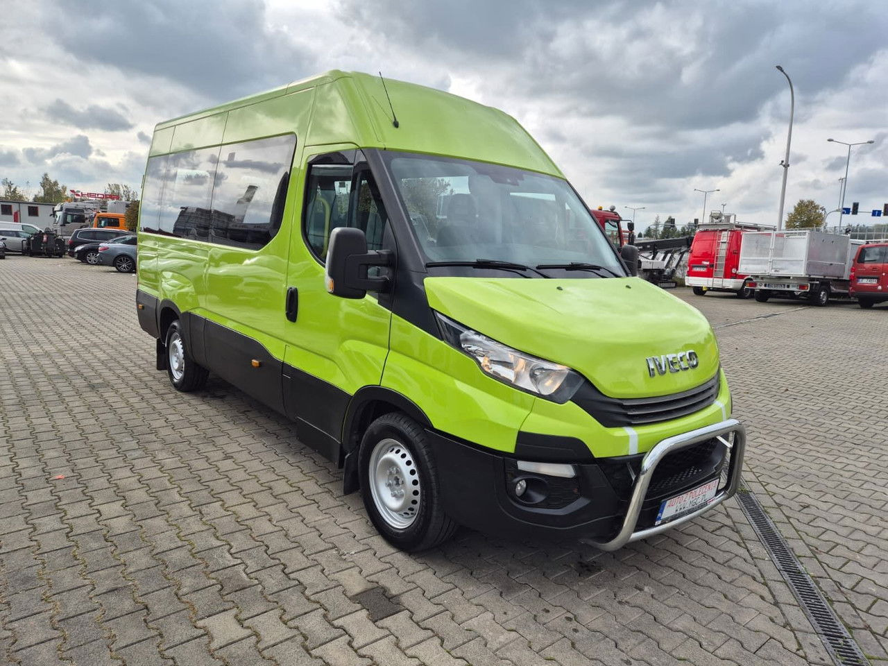Iveco Daily 35S12 Hi-Matic / 10 Seats / Super Condition - Minibus, Furgão de passageiros: foto 4 Iveco Daily 35S12 Hi-Matic / 10 Seats / Super Condition - Minibus, Furgão de passageiros: foto 4