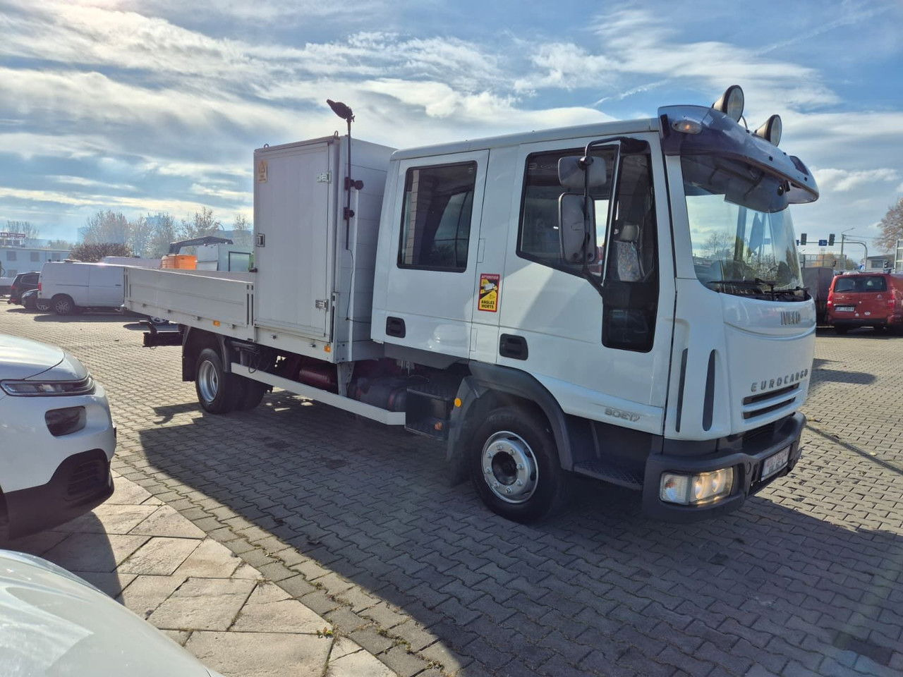 Iveco Eurocargo ML80E17 / 6 Seats / Serviced / 1 Owner - Camião de caixa aberta/ Plataforma, Camião grua: foto 5 Iveco Eurocargo ML80E17 / 6 Seats / Serviced / 1 Owner - Camião de caixa aberta/ Plataforma, Camião grua: foto 5