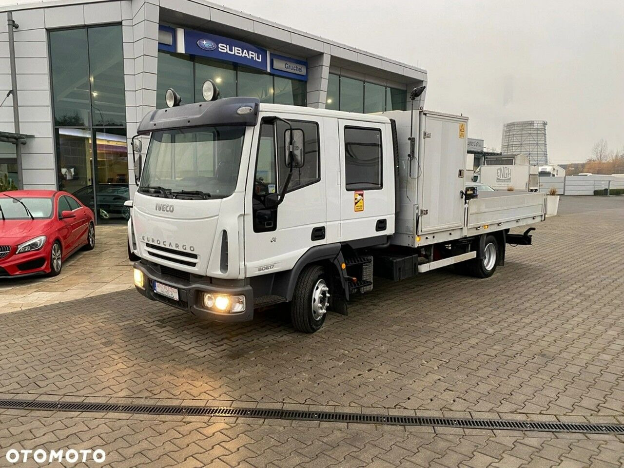 Iveco Eurocargo ML80E17 - Camião de caixa aberta/ Plataforma, Camião grua: foto 2 Iveco Eurocargo ML80E17 - Camião de caixa aberta/ Plataforma, Camião grua: foto 2