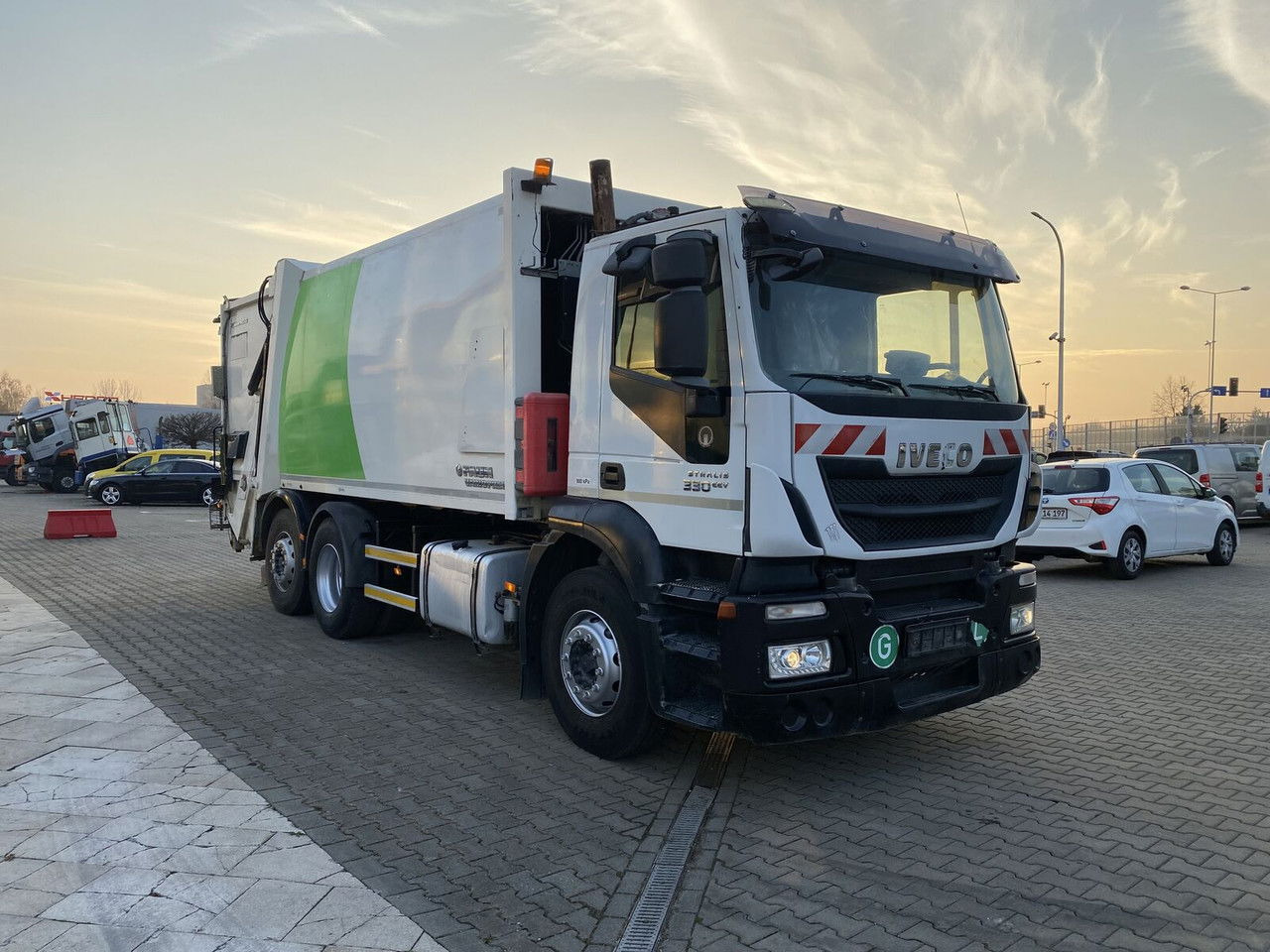 Iveco Stralis 330 EEV / Faun Vario Press 11 27M3 / Service NEW / TOP Iveco Stralis 330 EEV / Faun Vario Press 11 27M3 / Service NEW / TOP - Caminhão de lixo: foto 1 Iveco Stralis 330 EEV / Faun Vario Press 11 27M3 / Service NEW / TOP Iveco Stralis 330 EEV / Faun Vario Press 11 27M3 / Service NEW / TOP - Caminhão de lixo: foto 1