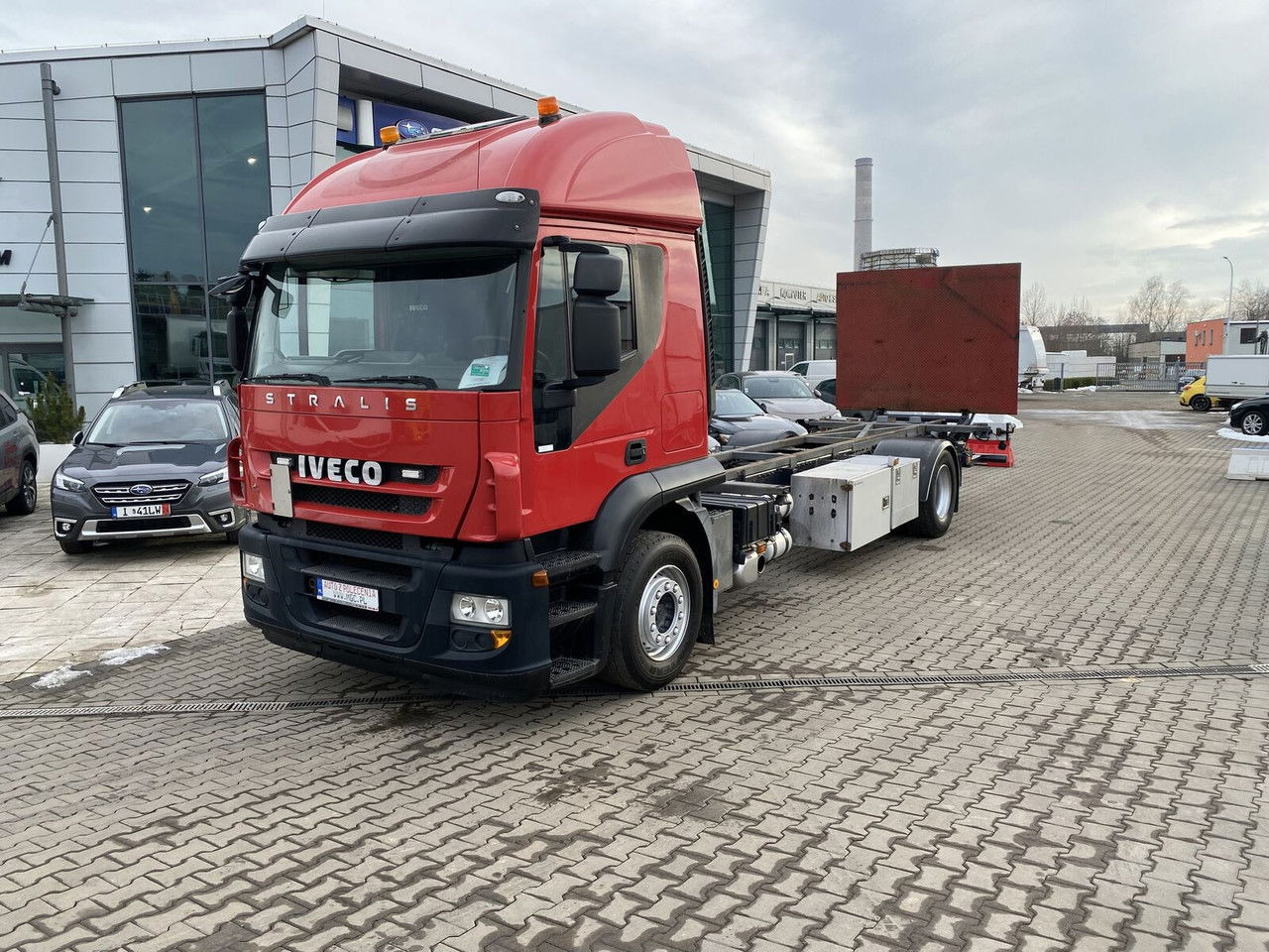 Iveco Stralis 360 AT 190 / Euro 5 / NEW Service / Long Frame - Camião chassi: foto 2 Iveco Stralis 360 AT 190 / Euro 5 / NEW Service / Long Frame - Camião chassi: foto 2