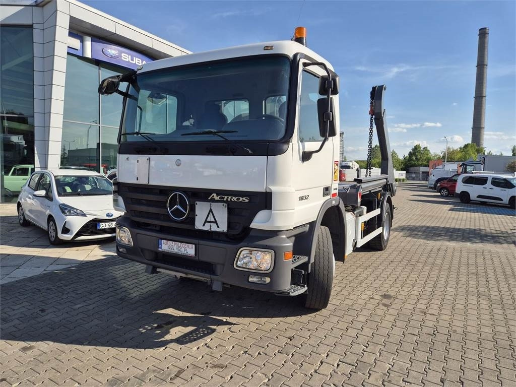 Mercedes-Benz Actros 1832 / FORNAL 180 / 1 OWNER / SERVICED! - Camião multibenne: foto 3 Mercedes-Benz Actros 1832 / FORNAL 180 / 1 OWNER / SERVICED! - Camião multibenne: foto 3