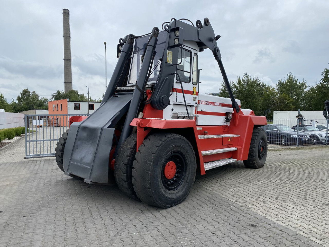 Svetruck TMF 12/9 HB / 1 Owner / Elme Spreader / Wood LOG A RM - Reachstacker porta contentores: foto 4 Svetruck TMF 12/9 HB / 1 Owner / Elme Spreader / Wood LOG A RM - Reachstacker porta contentores: foto 4