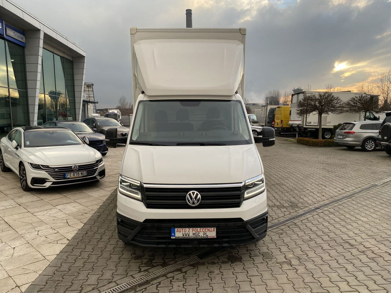 Volkswagen Crafter 2.0 TDI 177HP / High Container / Lift 750KG / Super Cond - Carrinha de contentor: foto 5 Volkswagen Crafter 2.0 TDI 177HP / High Container / Lift 750KG / Super Cond - Carrinha de contentor: foto 5