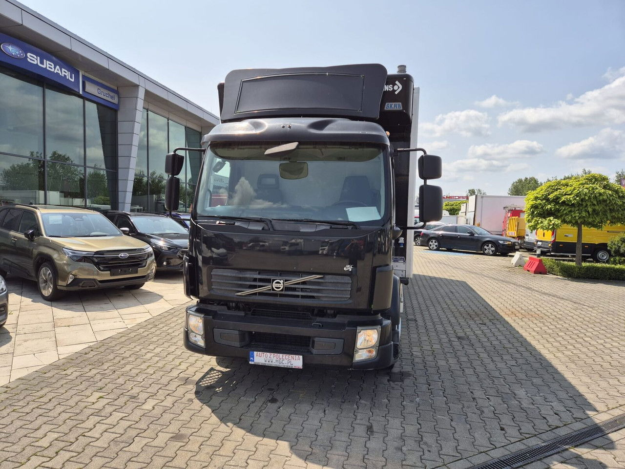 Volvo FL 240 1 Owner / Container - Camião furgão: foto 4 Volvo FL 240 1 Owner / Container - Camião furgão: foto 4