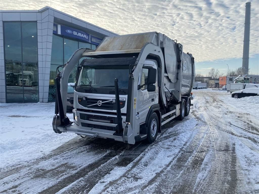 Volvo FM 420 6X2 / NTM / SUPER CONDITION - Caminhão de lixo: foto 2 Volvo FM 420 6X2 / NTM / SUPER CONDITION - Caminhão de lixo: foto 2