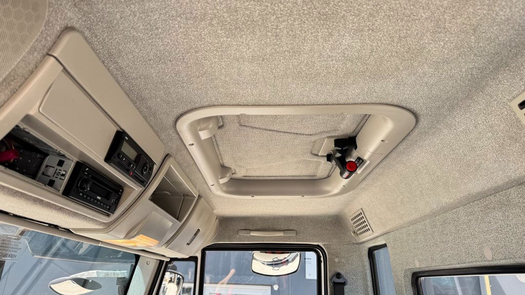 Camião basculante Iveco ML 180E32 K 4x2 meiller tipper - original km: foto 29