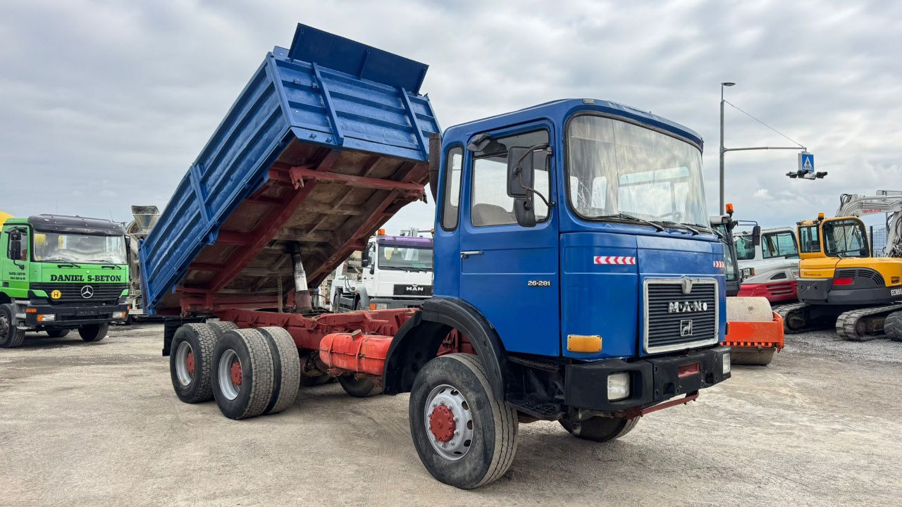 Camião basculante MAN 26.281 6x6 3 sided tipper - ZF gearbox: foto 6