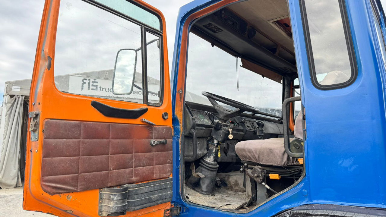 Camião basculante MAN 26.281 6x6 3 sided tipper - ZF gearbox: foto 11