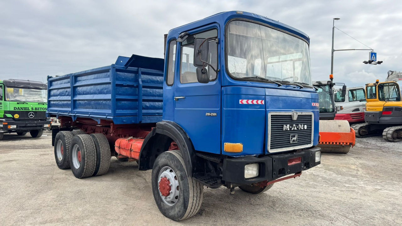 MAN 26.281 6x6 3 sided tipper - ZF gearbox - Camião basculante: foto 3 MAN 26.281 6x6 3 sided tipper - ZF gearbox - Camião basculante: foto 3