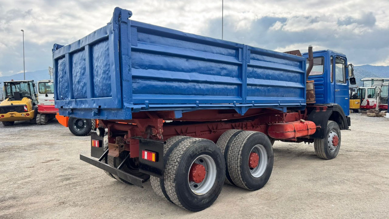 MAN 26.281 6x6 3 sided tipper - ZF gearbox - Camião basculante: foto 5 MAN 26.281 6x6 3 sided tipper - ZF gearbox - Camião basculante: foto 5