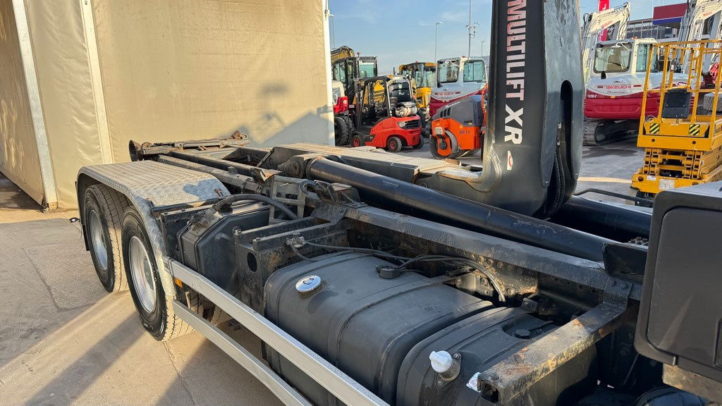 Mercedes-Benz Actros 2641 6x4 hiab abroll tipper - spring complete - Camião transportador de contêineres/ Caixa móvel: foto 4 Mercedes-Benz Actros 2641 6x4 hiab abroll tipper - spring complete - Camião transportador de contêineres/ Caixa móvel: foto 4