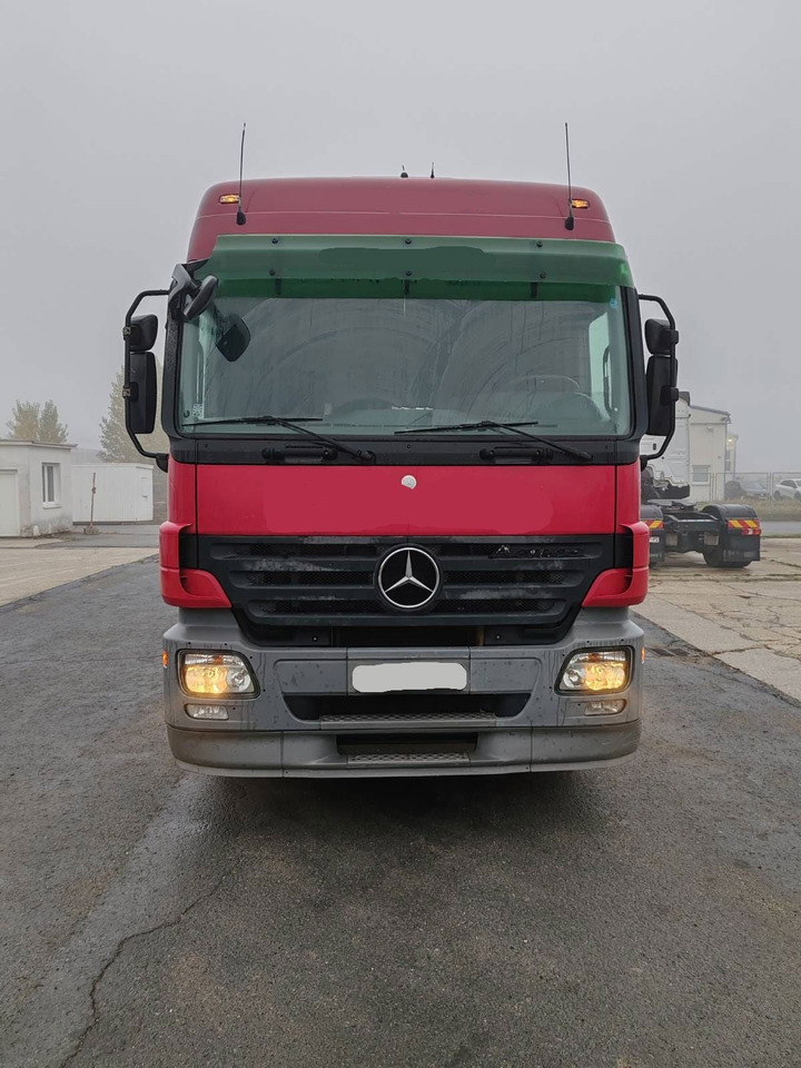 Mercedes-Benz Actros 2644L 6X4 stake body - Palfinger crane PK18500 - Camião de caixa aberta/ Plataforma: foto 3 Mercedes-Benz Actros 2644L 6X4 stake body - Palfinger crane PK18500 - Camião de caixa aberta/ Plataforma: foto 3