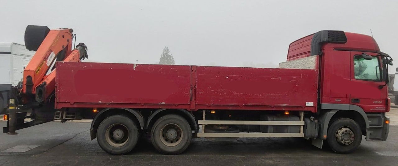 Mercedes-Benz Actros 2644L 6X4 stake body - Palfinger crane PK18500 - Camião de caixa aberta/ Plataforma: foto 4 Mercedes-Benz Actros 2644L 6X4 stake body - Palfinger crane PK18500 - Camião de caixa aberta/ Plataforma: foto 4