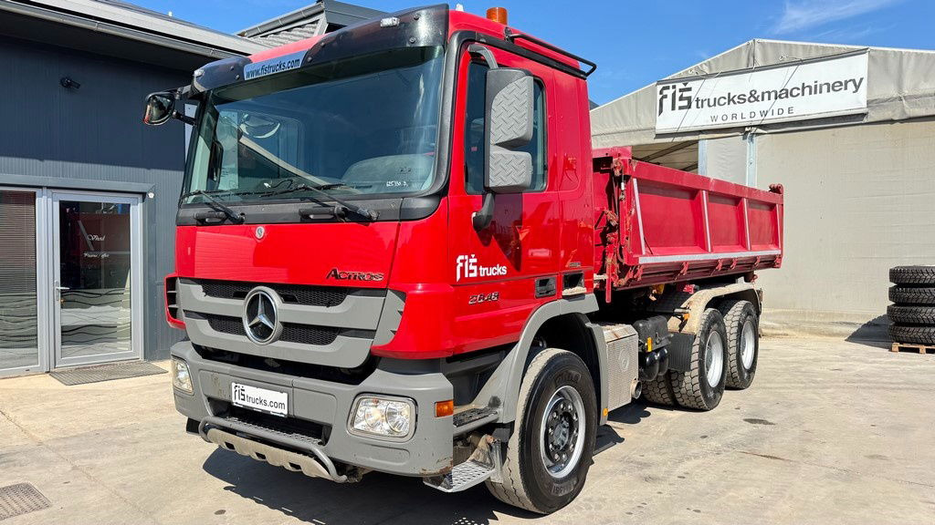 Mercedes-Benz Actros 2648 K 6X4 3 sided tipper - retarder - Camião basculante: foto 2 Mercedes-Benz Actros 2648 K 6X4 3 sided tipper - retarder - Camião basculante: foto 2