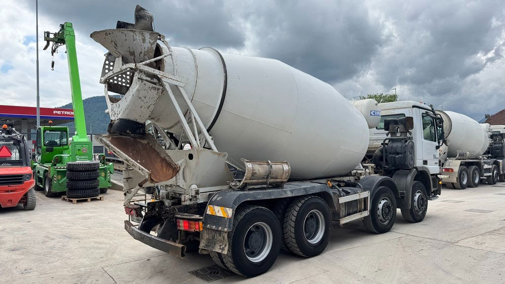 Mercedes-Benz Actros 3236 8x4 beton mixer 9m3 - Camião betoneira: foto 5 Mercedes-Benz Actros 3236 8x4 beton mixer 9m3 - Camião betoneira: foto 5