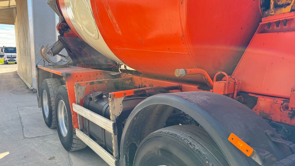 Mercedes-Benz Actros 3241 8x4 mixer 9m3 - Camião betoneira: foto 4 Mercedes-Benz Actros 3241 8x4 mixer 9m3 - Camião betoneira: foto 4