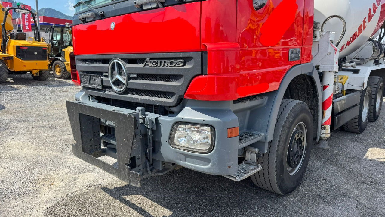 Mercedes-Benz Actros 3341 6x4 7m3 + 24m Cifa - Camião betoneira: foto 2 Mercedes-Benz Actros 3341 6x4 7m3 + 24m Cifa - Camião betoneira: foto 2