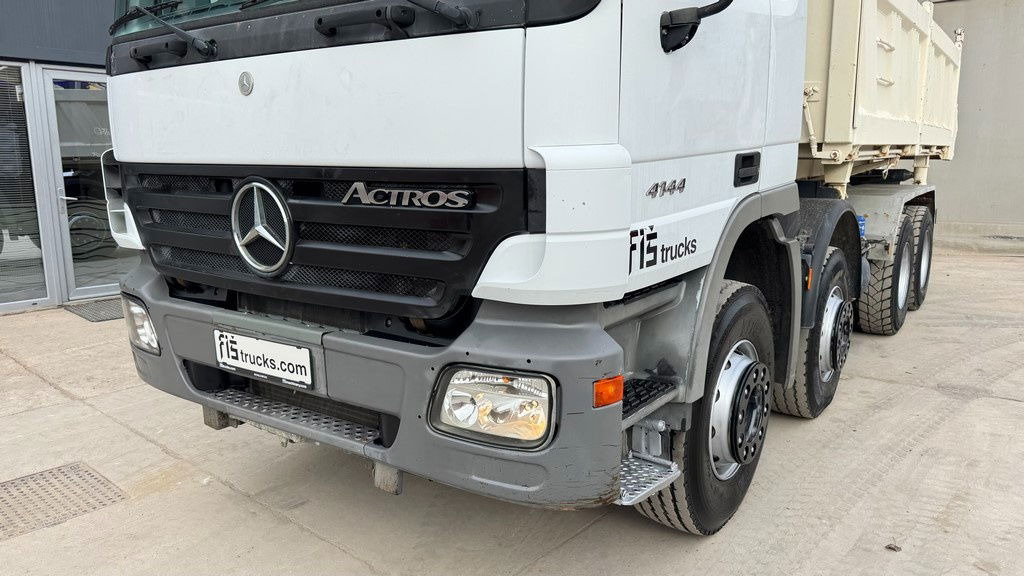 Mercedes-Benz Actros 4144 K 8x4 3 sided tipper - 1st owner - Camião basculante: foto 2 Mercedes-Benz Actros 4144 K 8x4 3 sided tipper - 1st owner - Camião basculante: foto 2
