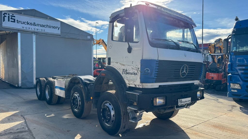 Mercedes-Benz SK 3234 8x4 chassis - Camião chassi: foto 3 Mercedes-Benz SK 3234 8x4 chassis - Camião chassi: foto 3