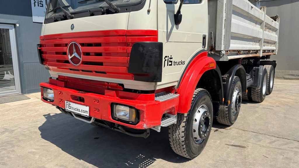 Mercedes-Benz SK 3235 8X4 tipper - V8 - top conditon - Camião basculante: foto 2 Mercedes-Benz SK 3235 8X4 tipper - V8 - top conditon - Camião basculante: foto 2