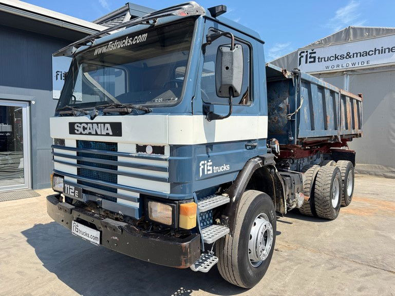 Scania 112 6x4 tipper - full spring - Camião basculante: foto 1 Scania 112 6x4 tipper - full spring - Camião basculante: foto 1
