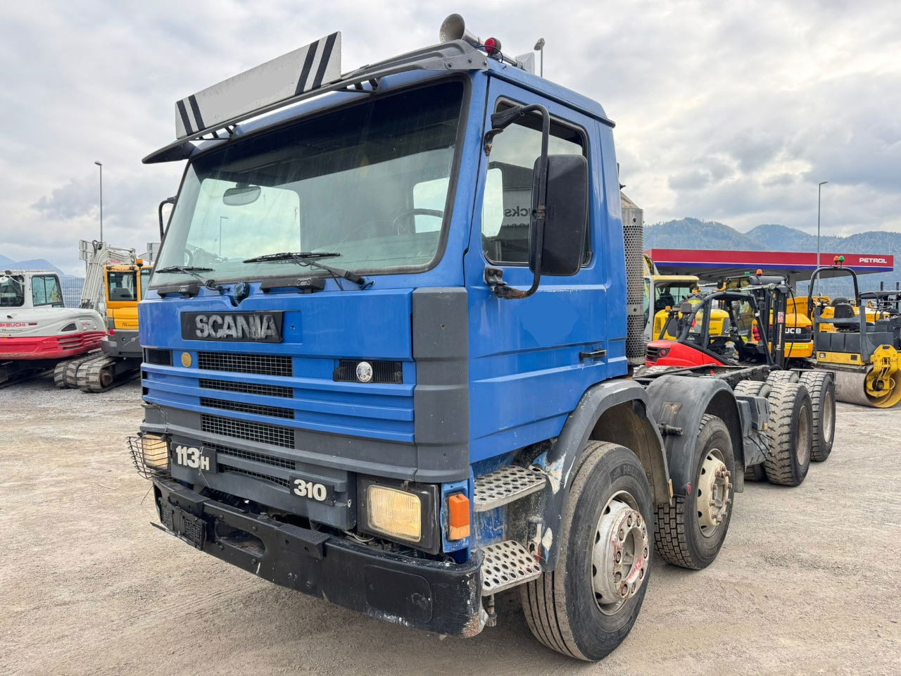 Scania 113H 310 8x4 chassis - full spring - Camião chassi: foto 1 Scania 113H 310 8x4 chassis - full spring - Camião chassi: foto 1