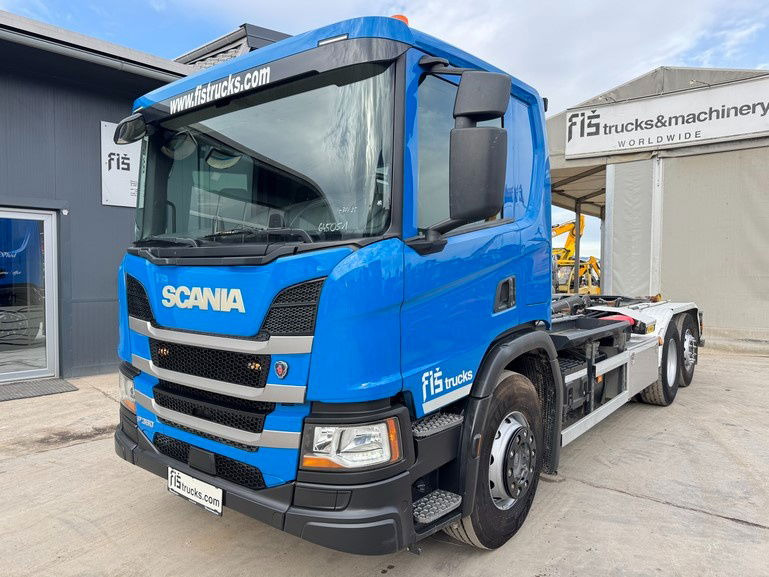 Scania P 360 6x2 palfinger abroll tipper - steering axle - Camião transportador de contêineres/ Caixa móvel: foto 1 Scania P 360 6x2 palfinger abroll tipper - steering axle - Camião transportador de contêineres/ Caixa móvel: foto 1