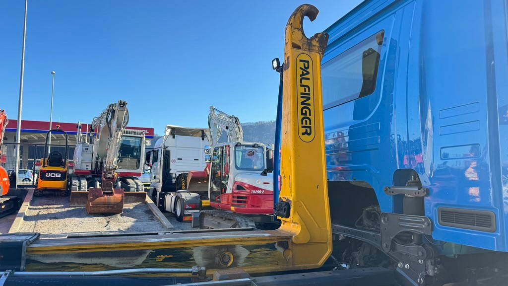 Scania P 360 6x2 palfinger abroll tipper - steering axle - Camião transportador de contêineres/ Caixa móvel: foto 5 Scania P 360 6x2 palfinger abroll tipper - steering axle - Camião transportador de contêineres/ Caixa móvel: foto 5